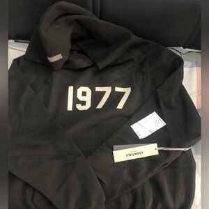 COPY - - Essentials 1977 hoodie oversized